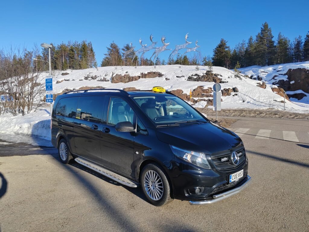 airport taxi rovaniemi lapland finland