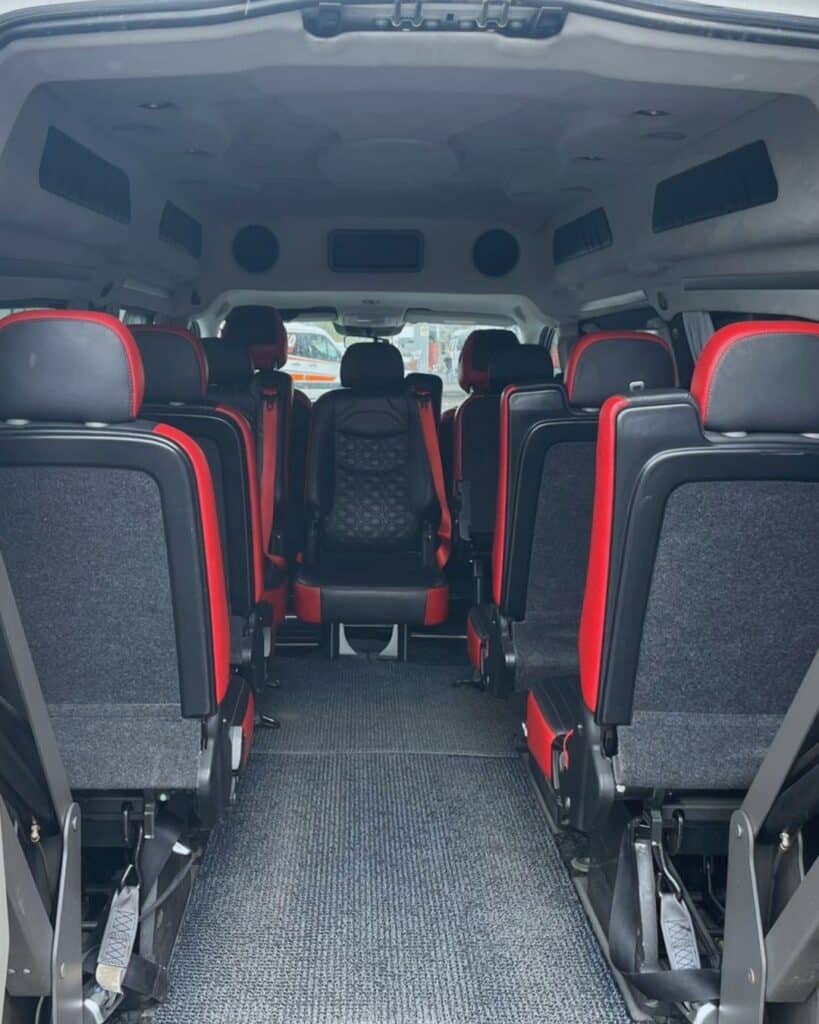 Group airport transfer in Rovaniemi with large luggage capacity