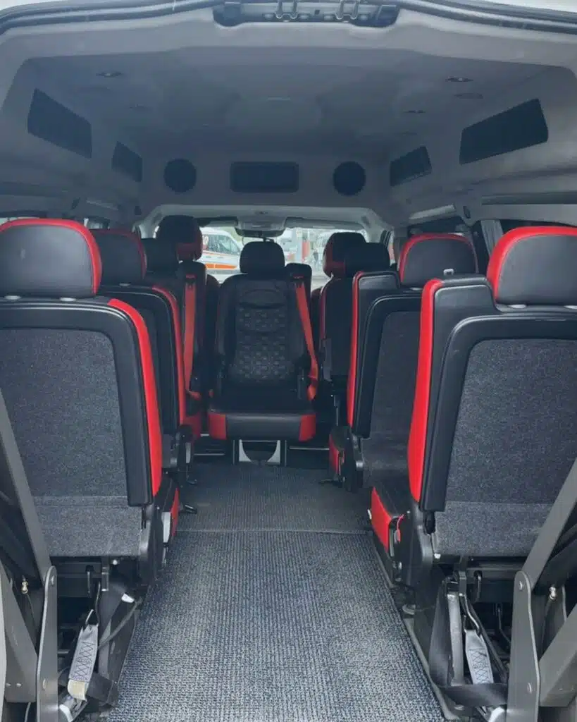 Group airport transfer in Rovaniemi with large luggage capacity