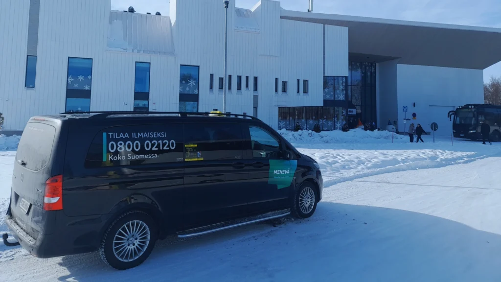 Private airport transfer from Rovaniemi Airport to city center hotel